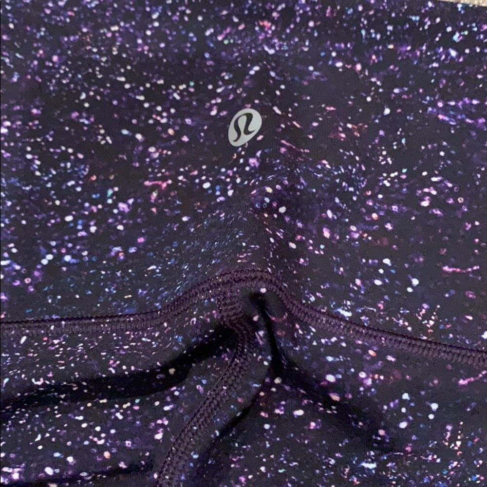 Lululemon legging size 4 never worn! - Picture 4 of 6